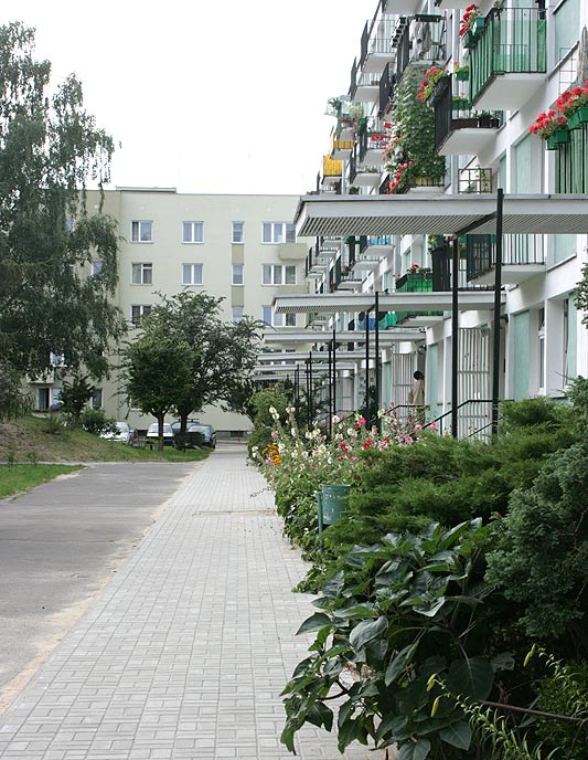Broniewskiego 11